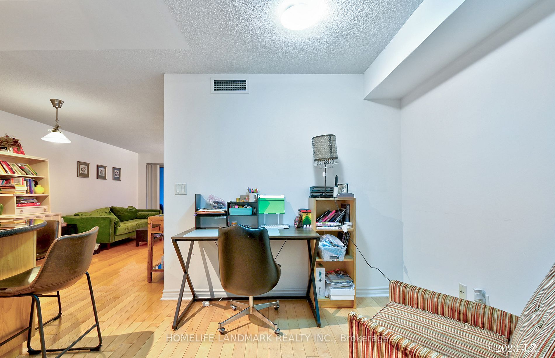 250 Wellington St, #1227