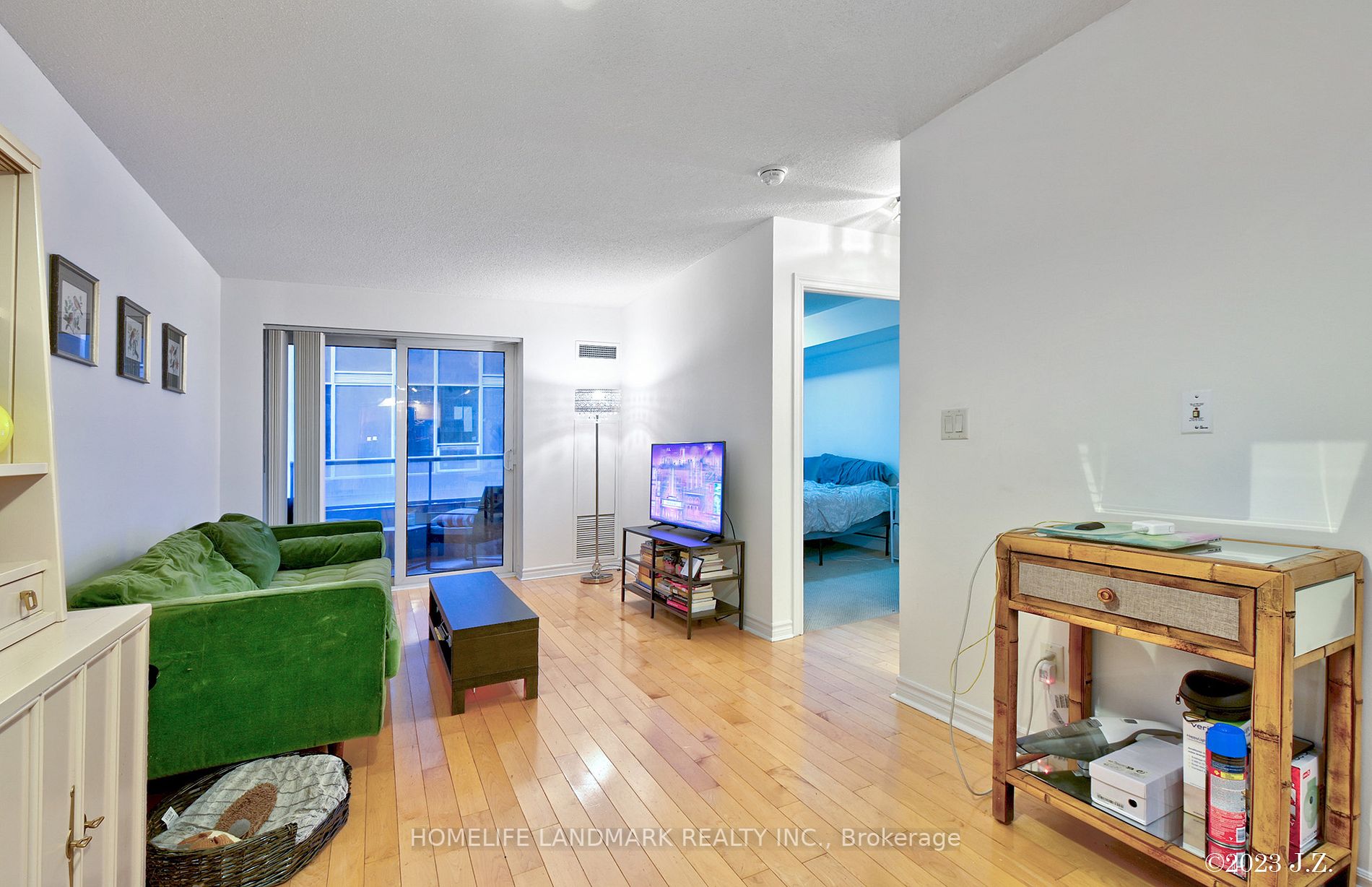 250 Wellington St, #1227