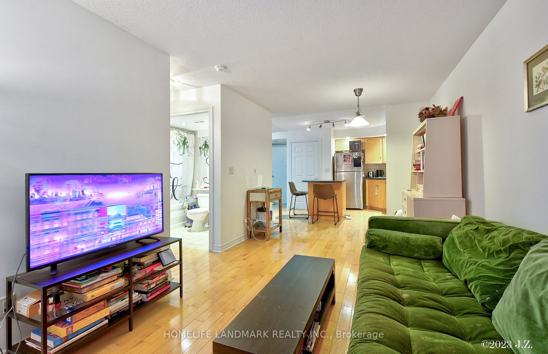 250 Wellington St, #1227