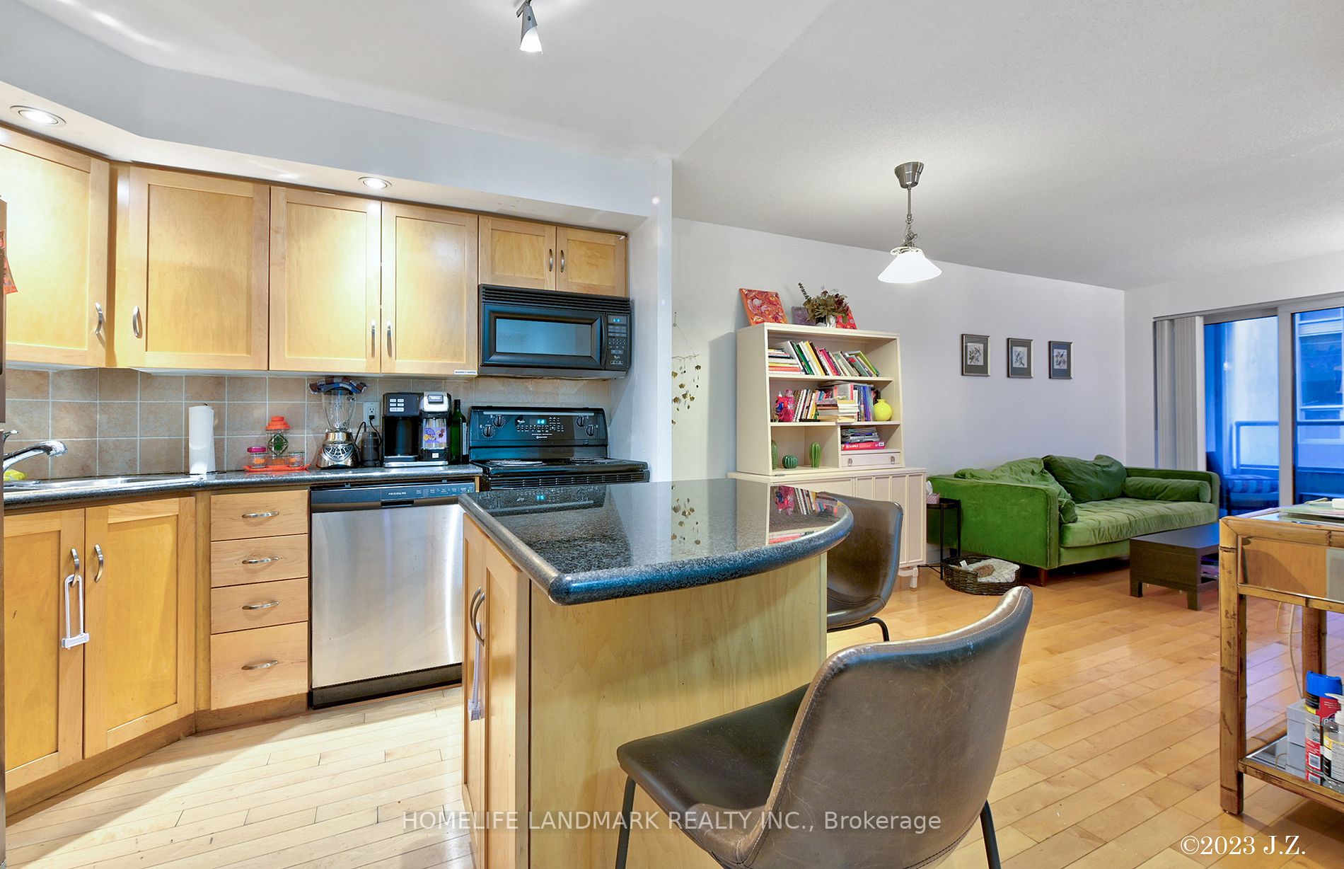 250 Wellington St, #1227