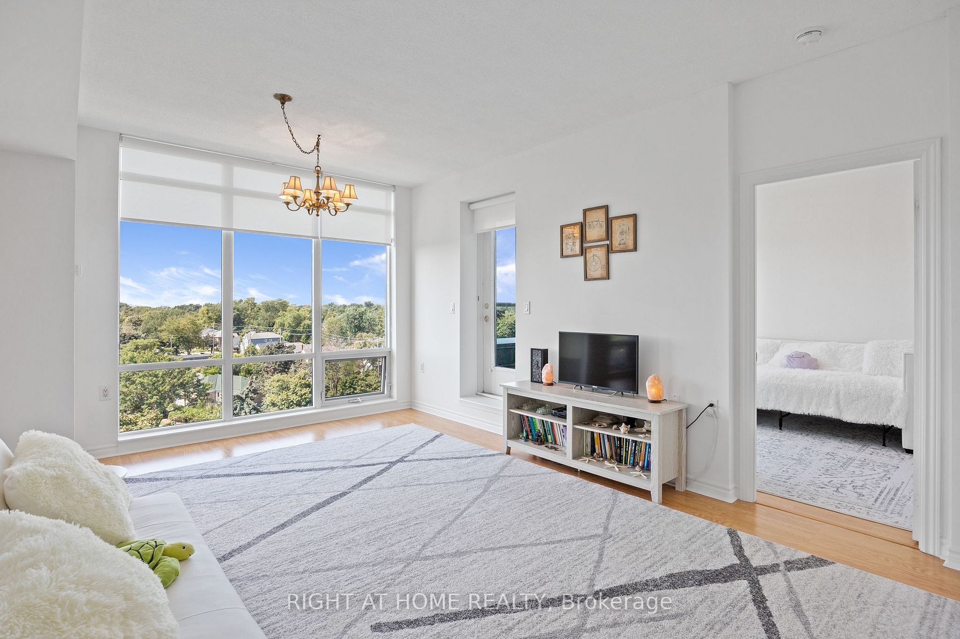 3840 Bathurst St, #809