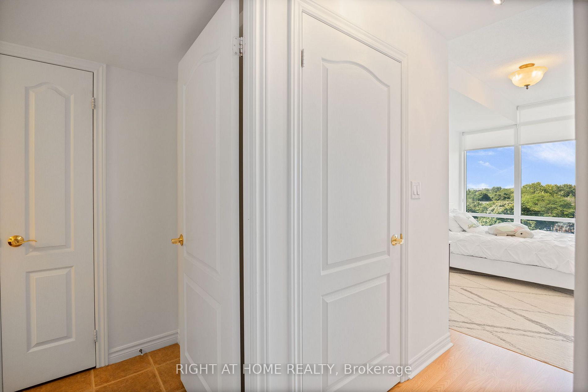 3840 Bathurst St, #809