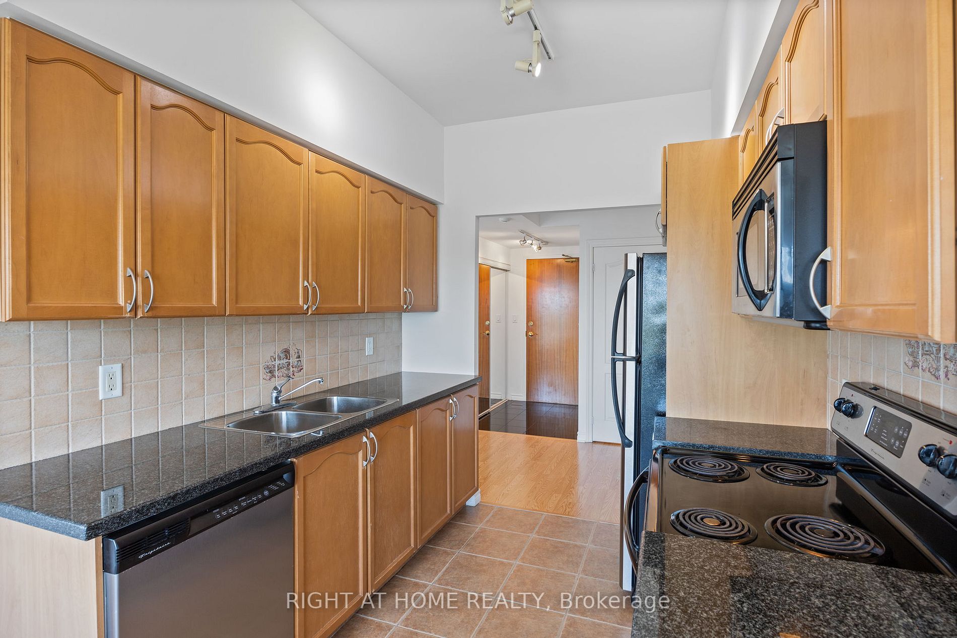 3840 Bathurst St, #809