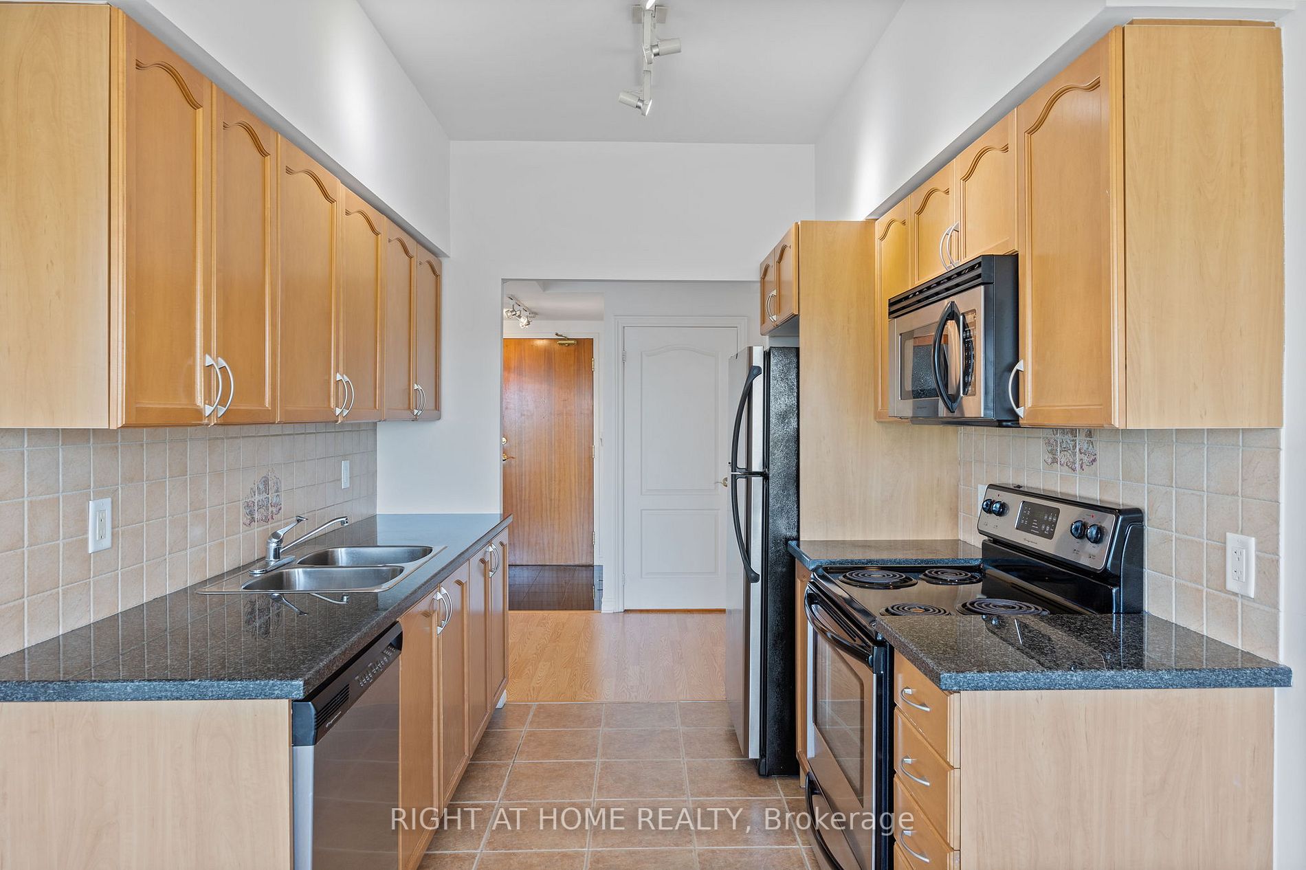 3840 Bathurst St, #809