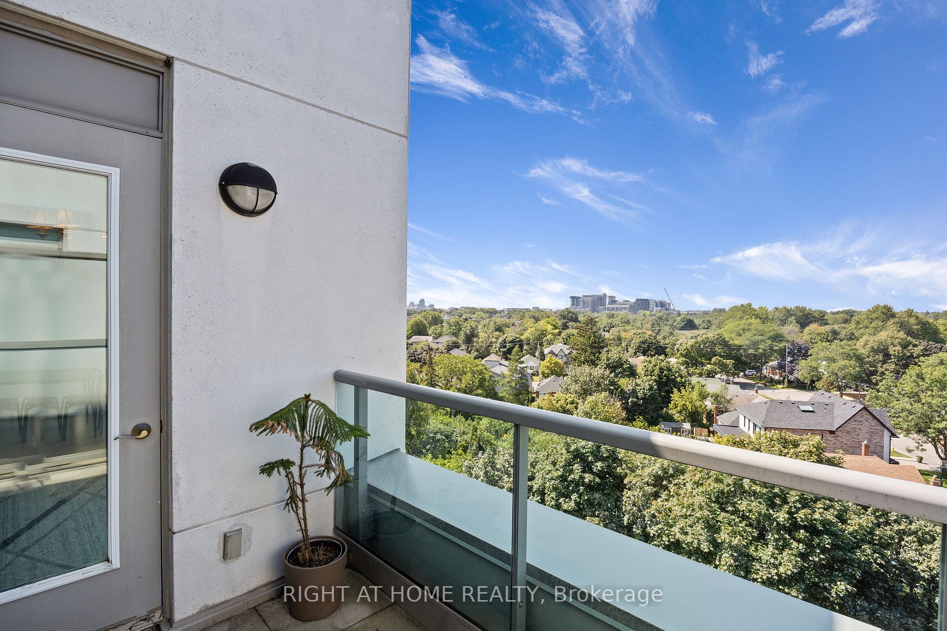 3840 Bathurst St, #809