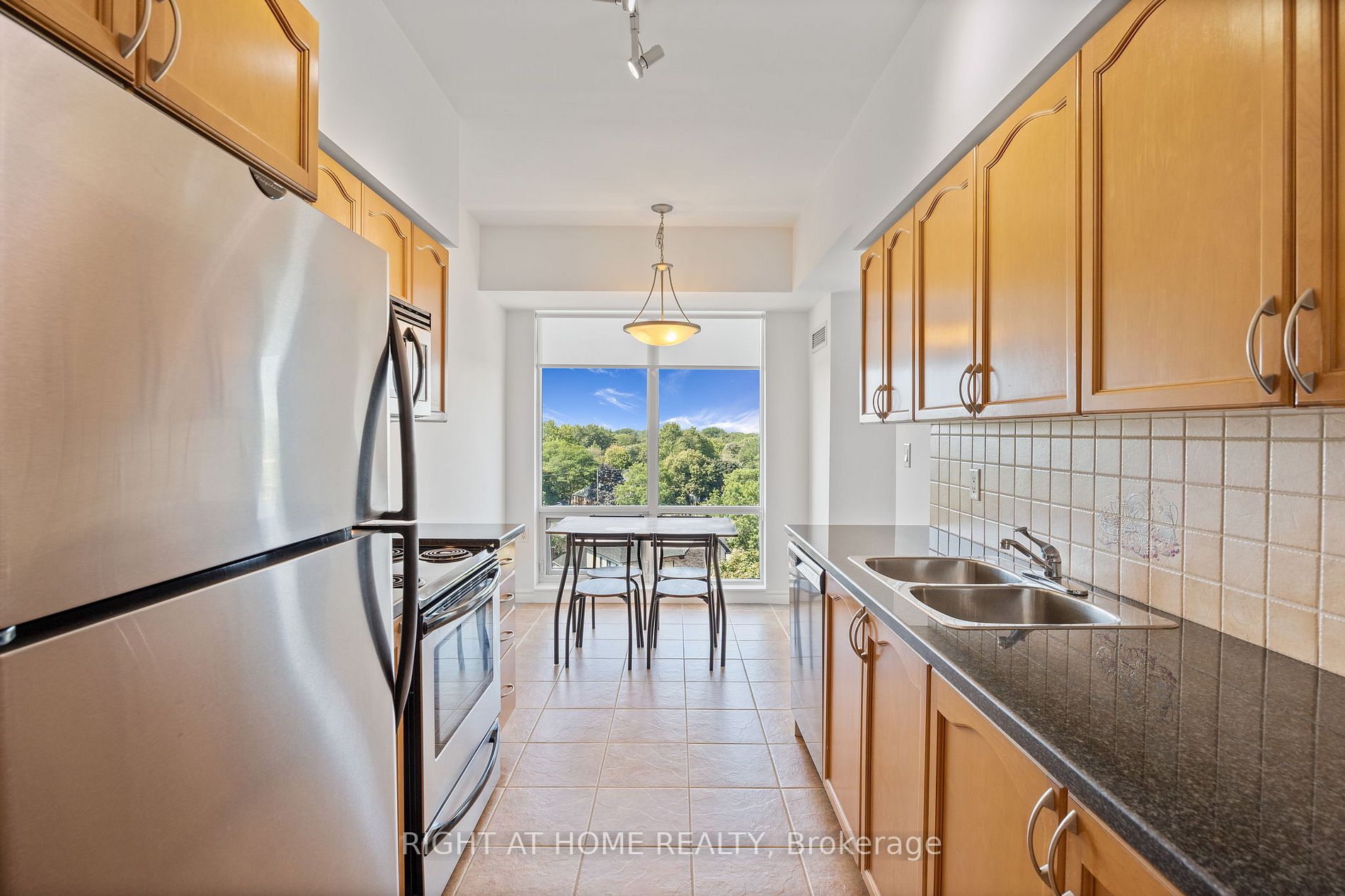 3840 Bathurst St, #809