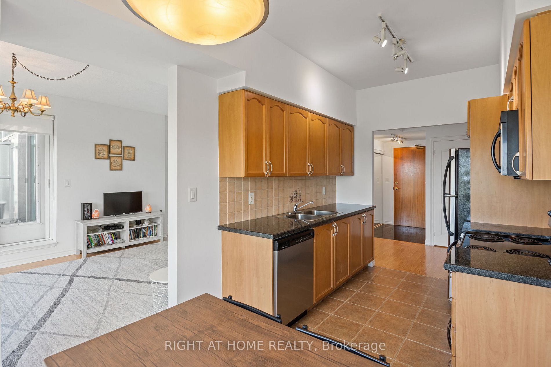 3840 Bathurst St, #809