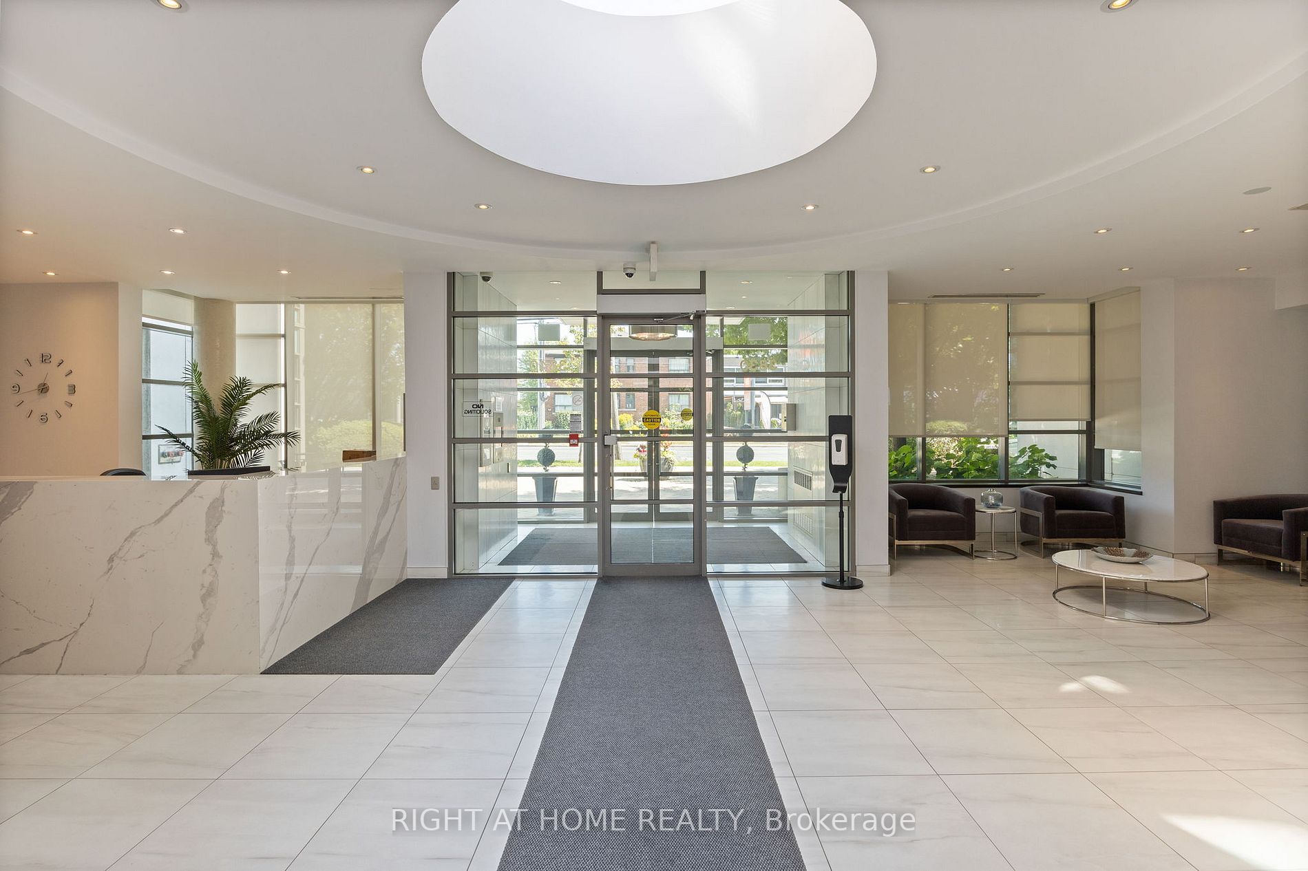 3840 Bathurst St, #809