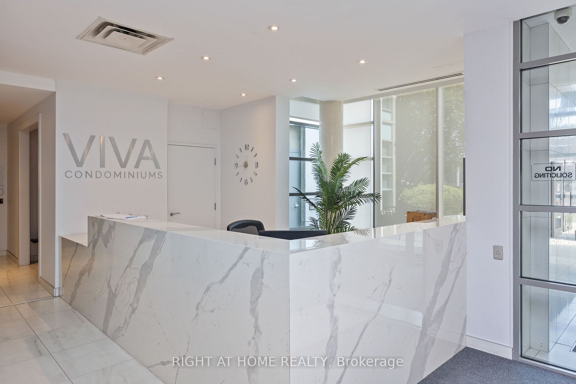 3840 Bathurst St, #809