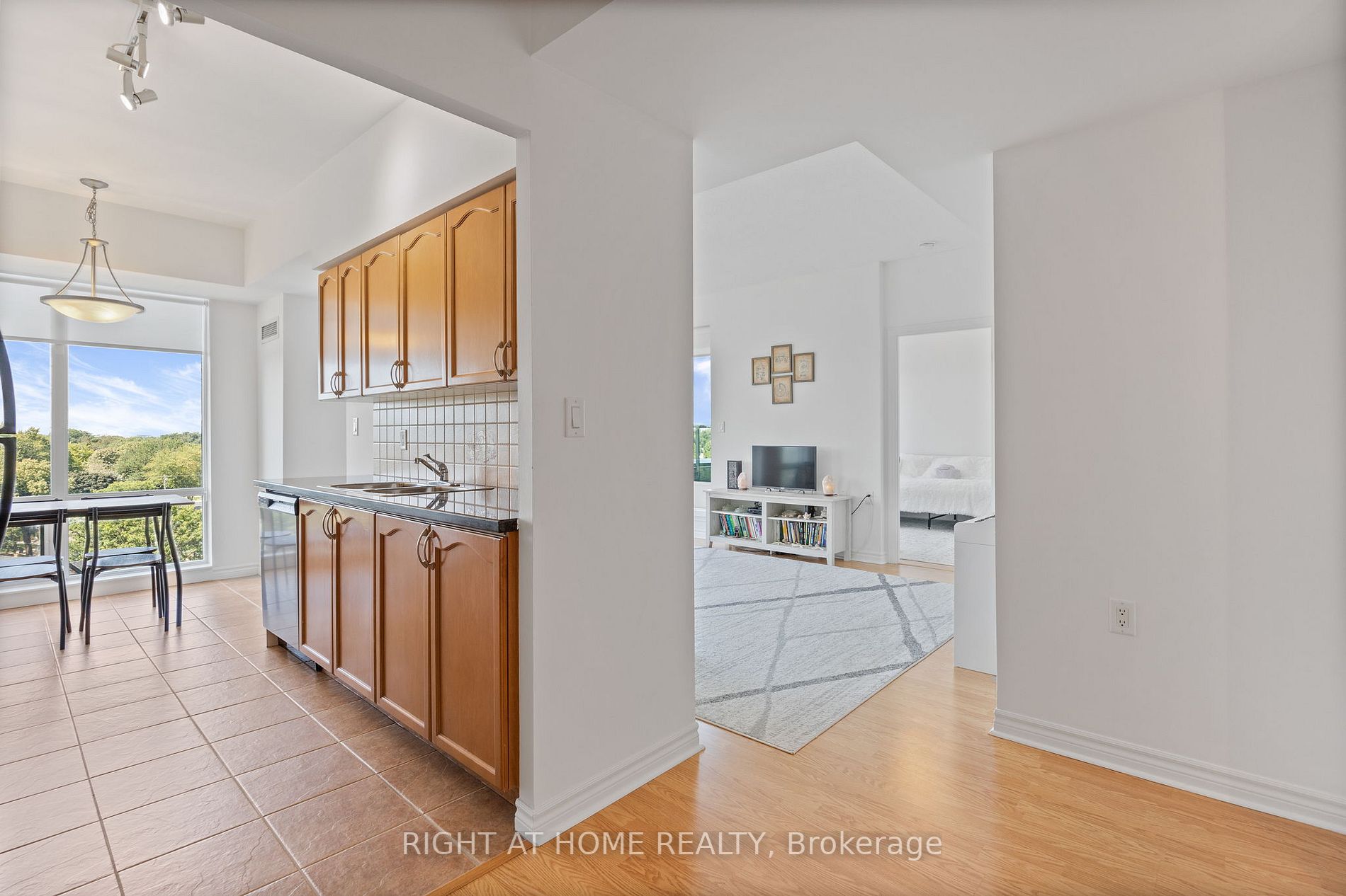 3840 Bathurst St, #809