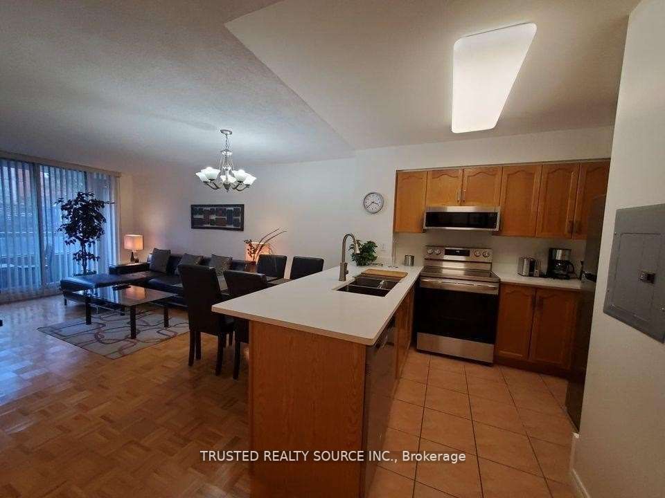 43 Eglinton Ave E, #308