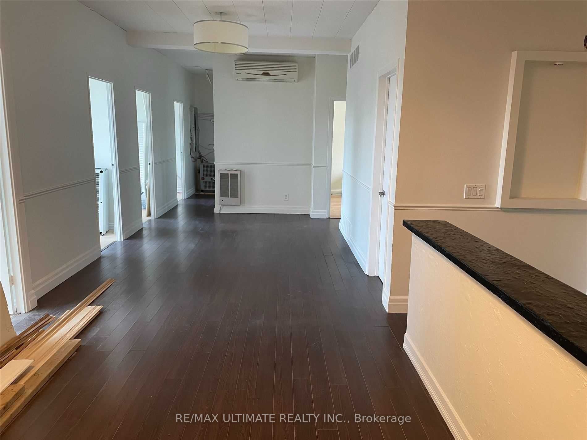 4632 Yonge St, #204