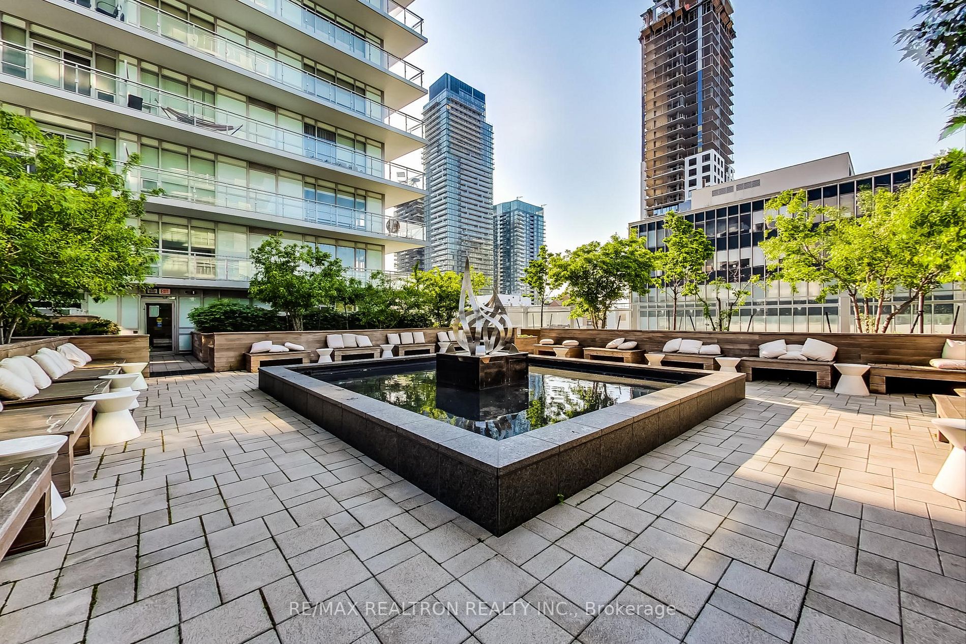 89 Dunfield Ave, #635
