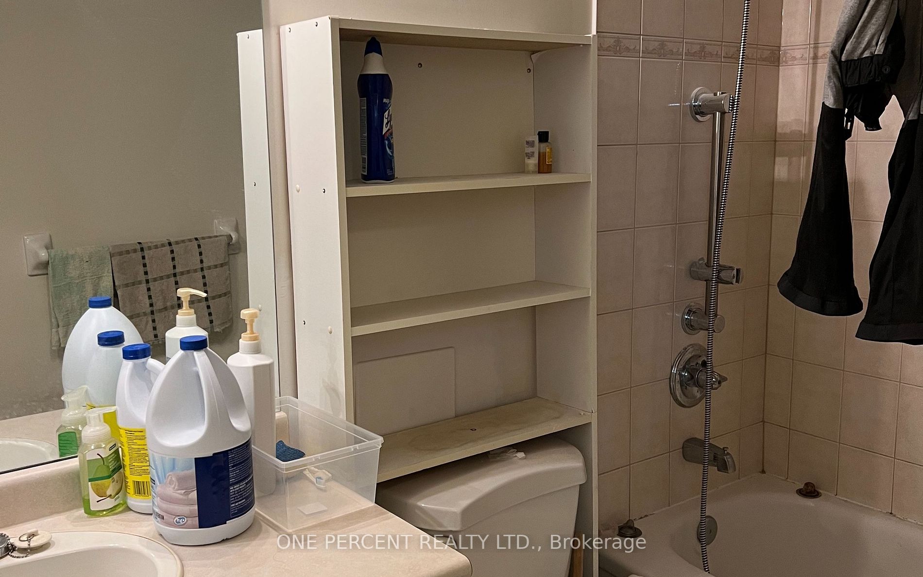 260 Doris Avenue, #811