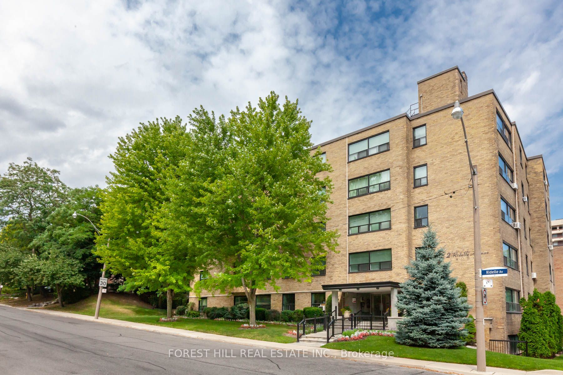 2 Ridelle Ave, #503