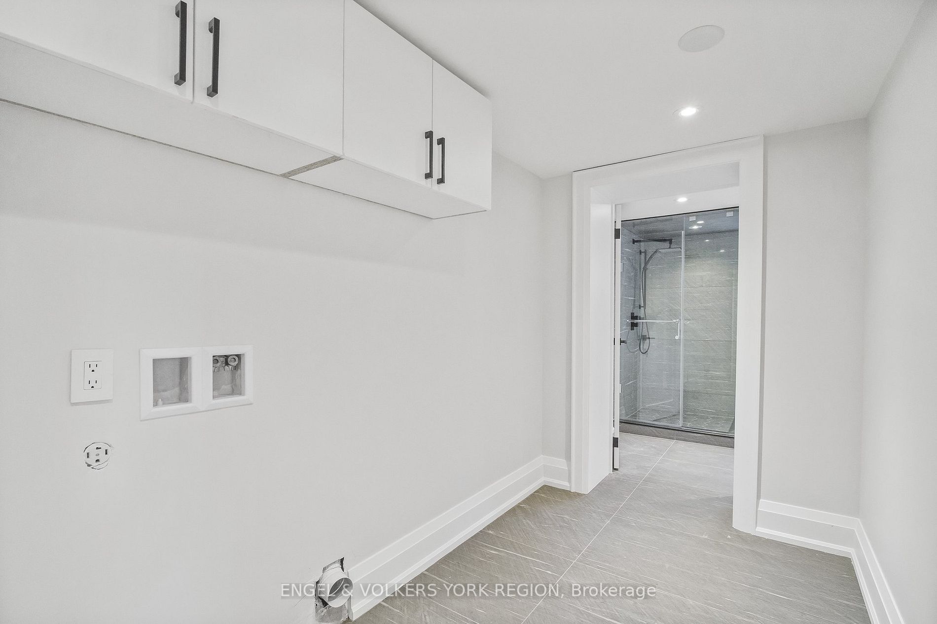 95 Risebrough Ave