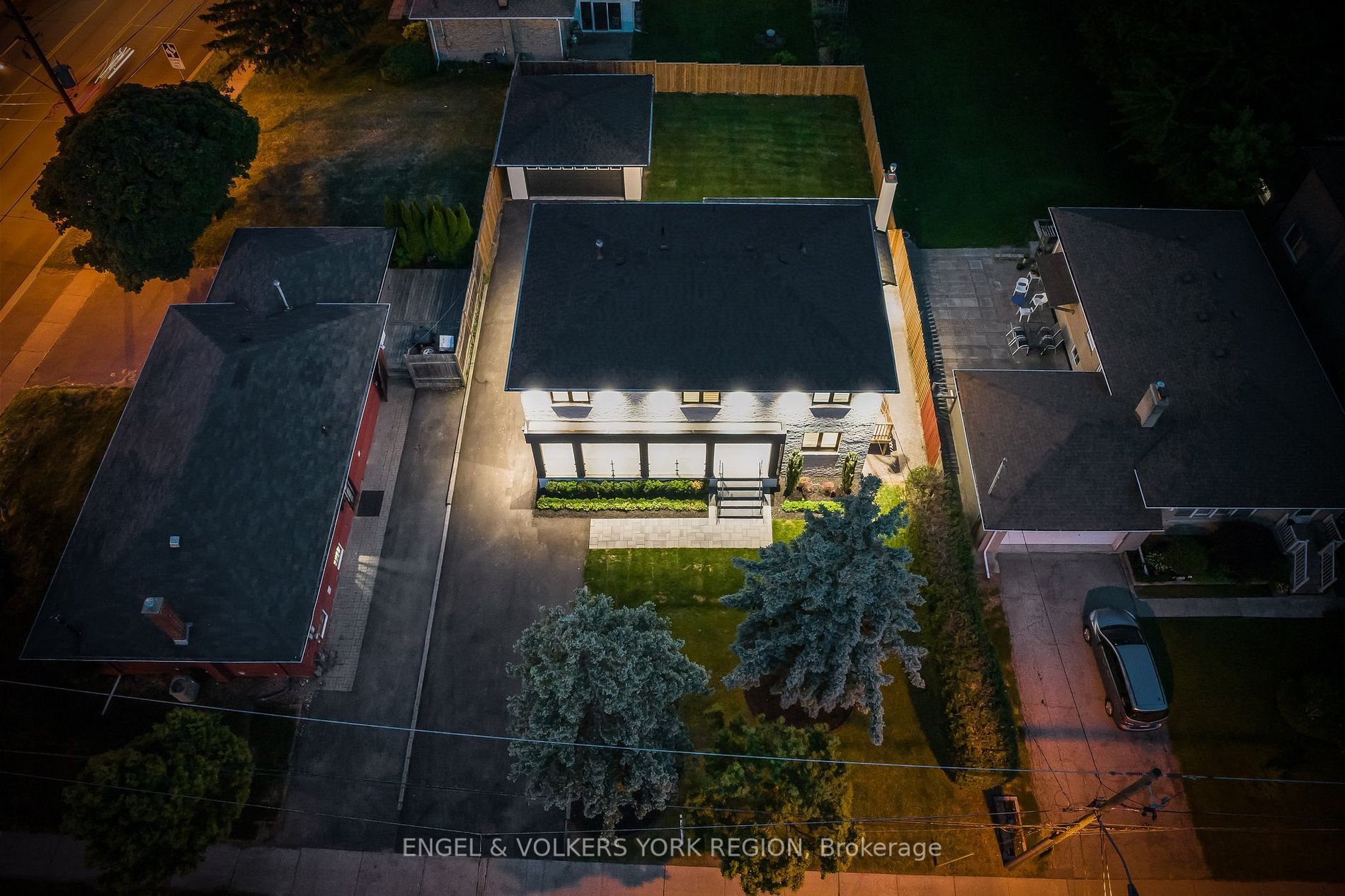 95 Risebrough Ave