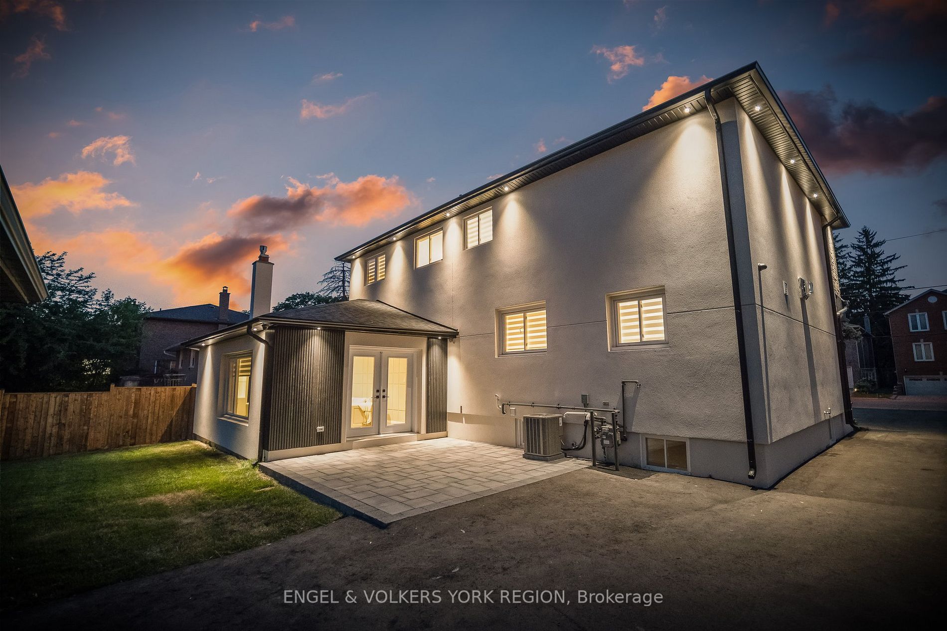 95 Risebrough Ave