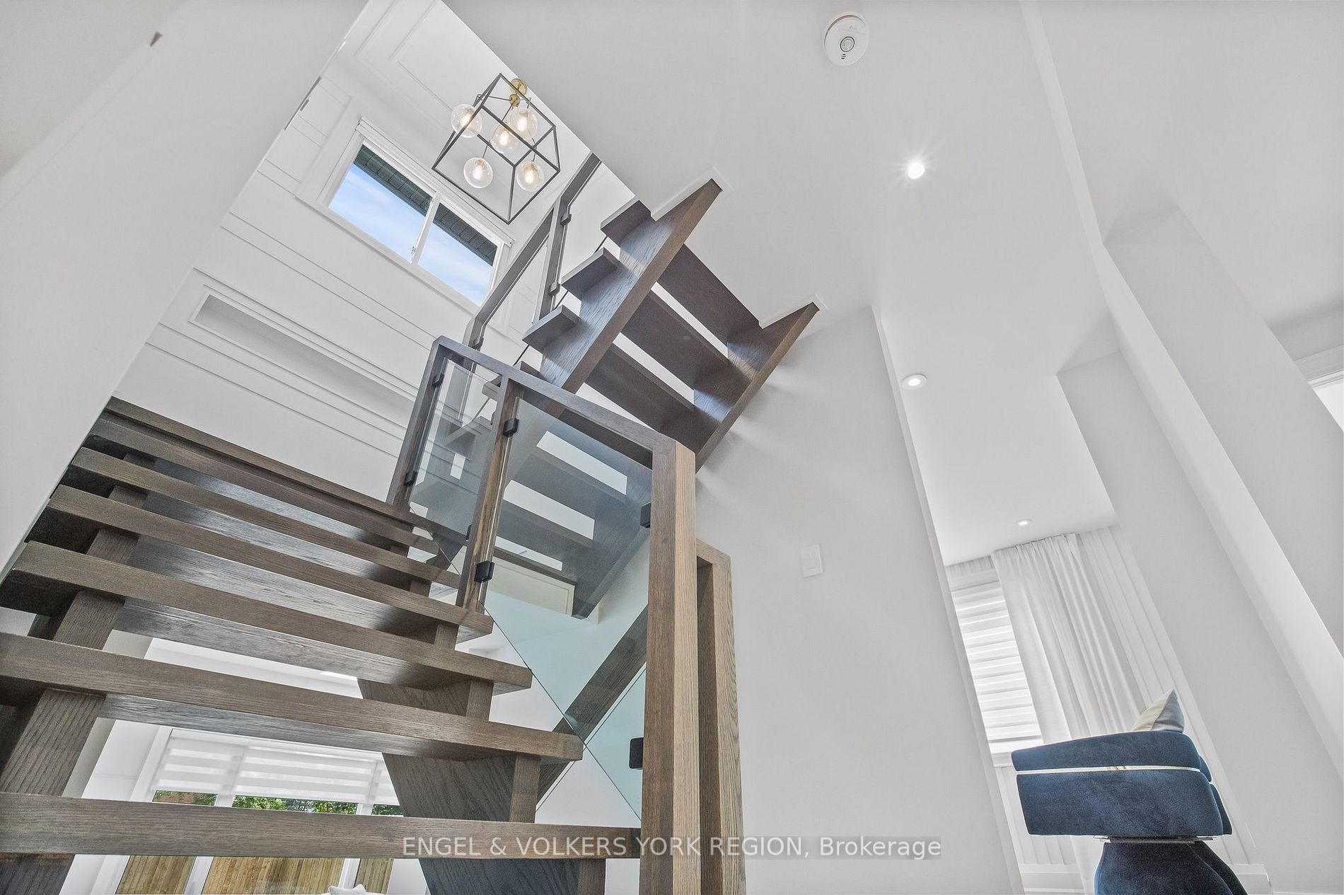 95 Risebrough Ave