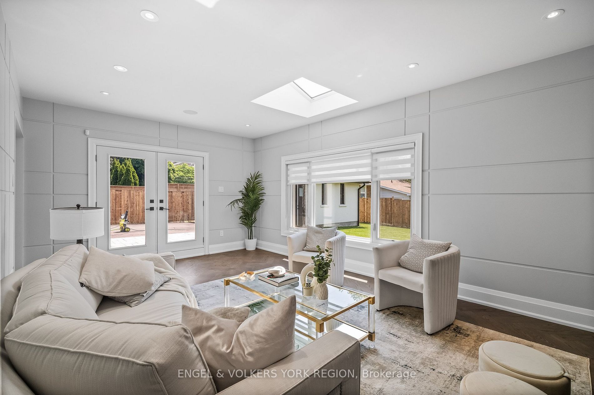 95 Risebrough Ave