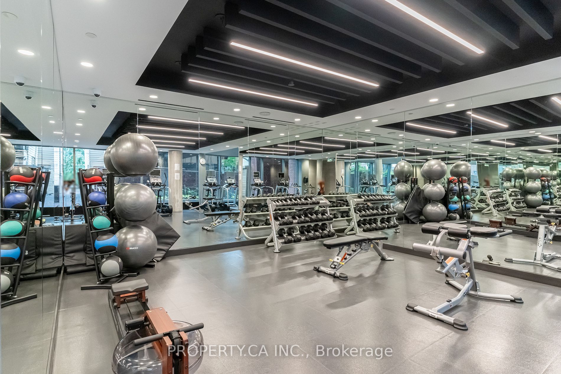 501 Adelaide St W, #302