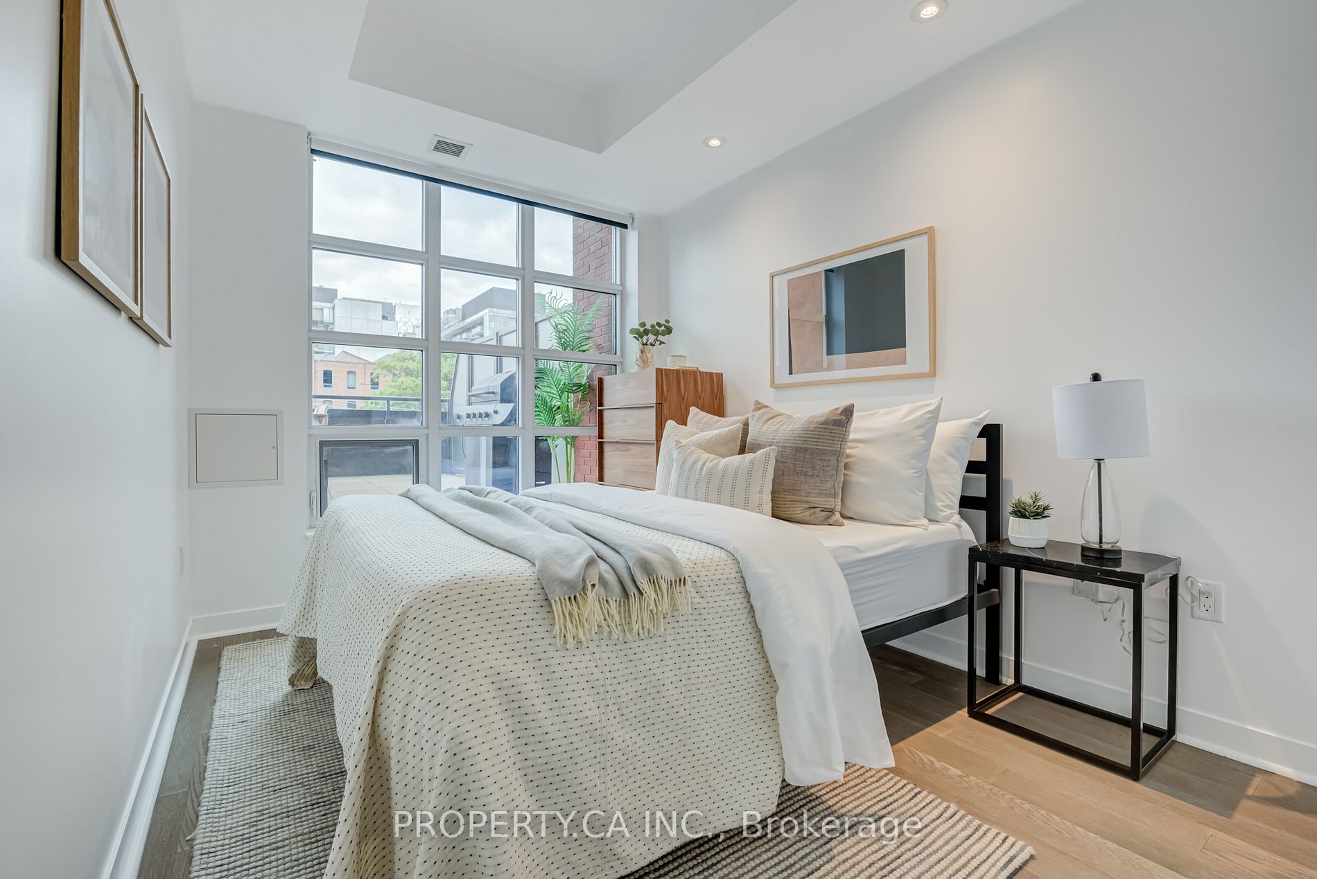 501 Adelaide St W, #302