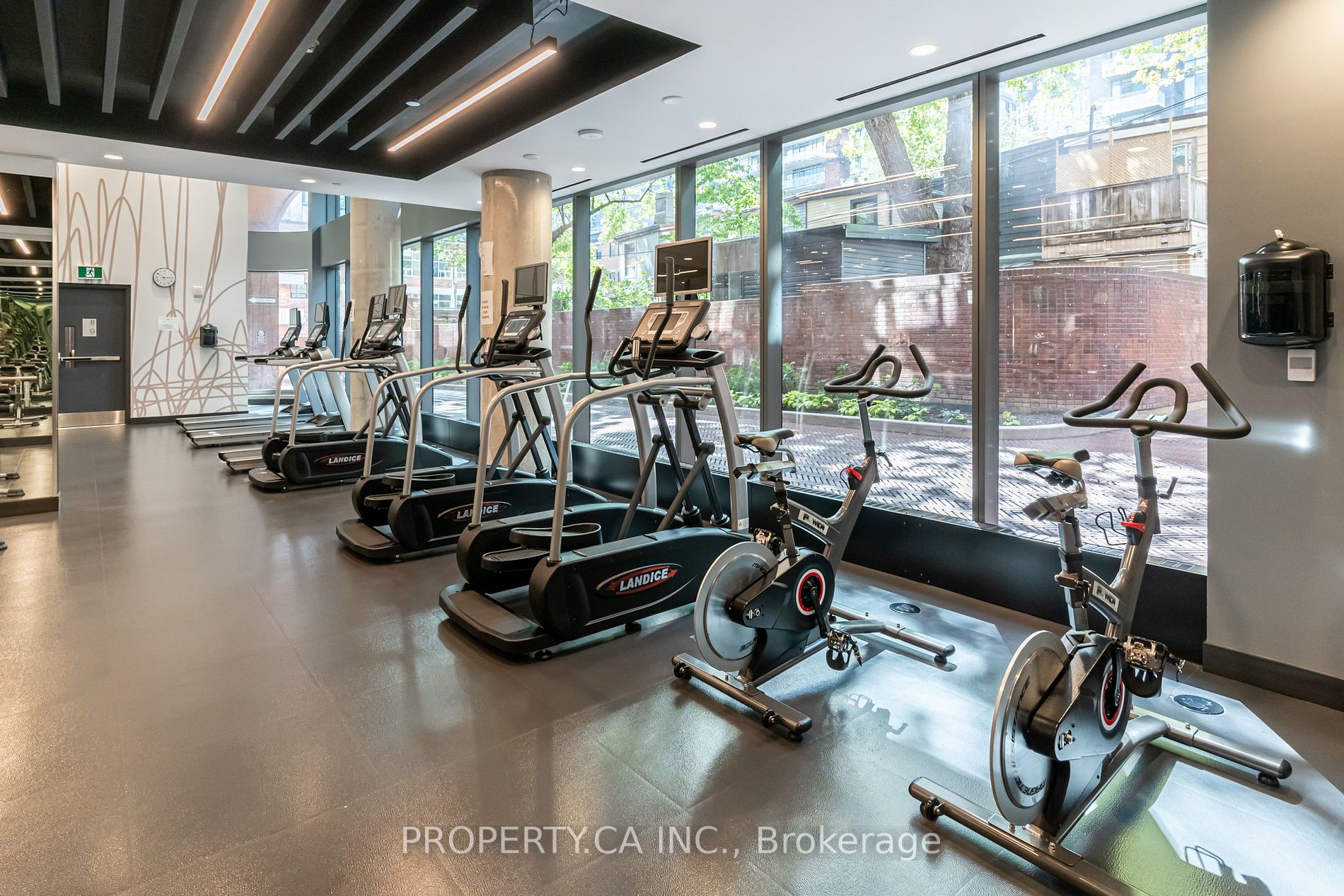 501 Adelaide St W, #302