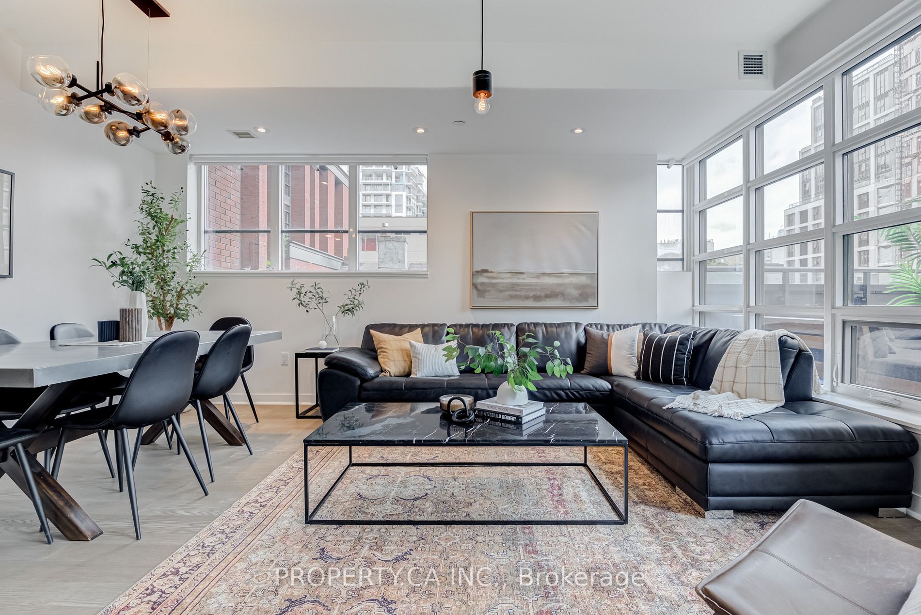 501 Adelaide St W, #302