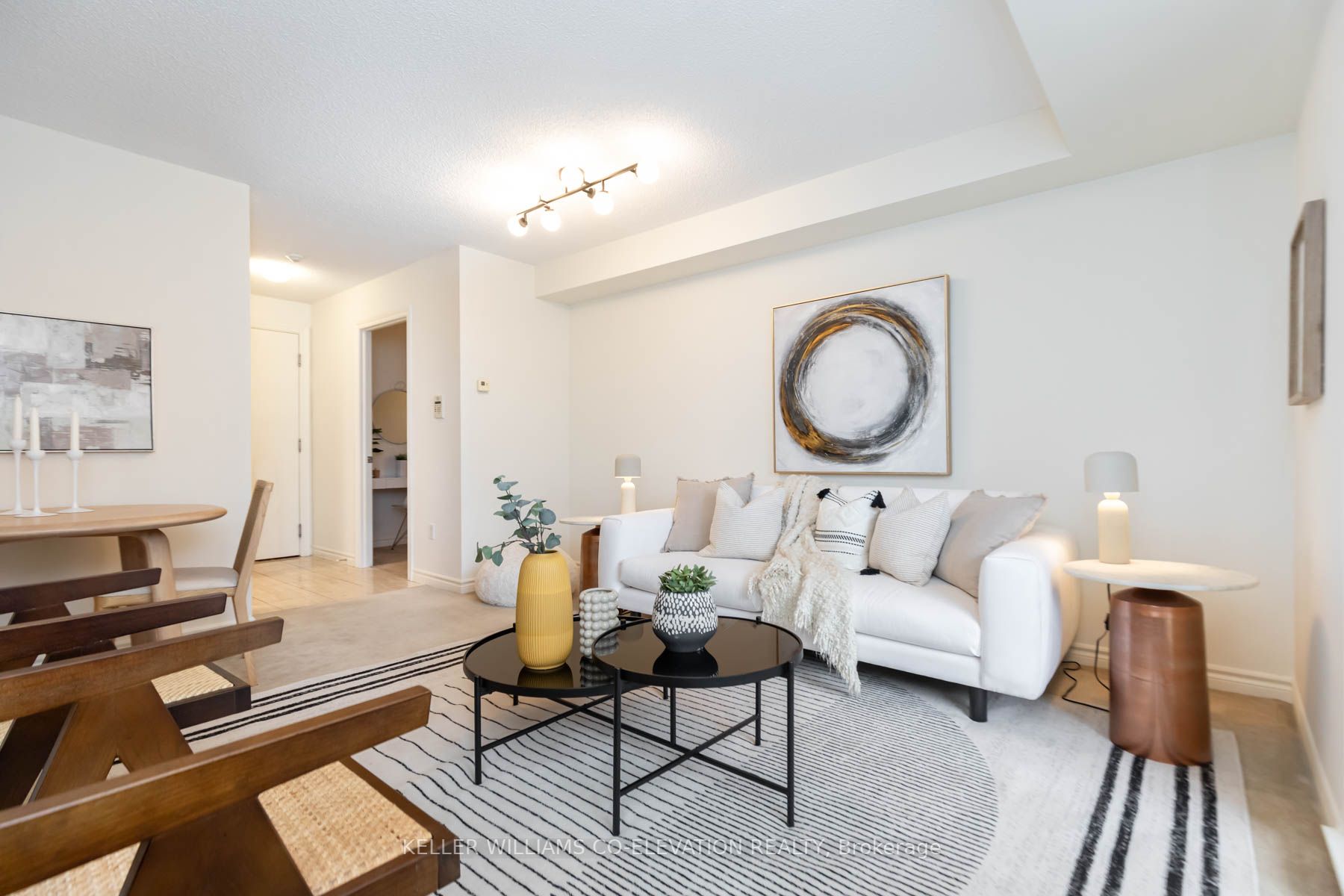 801 Bay St, #909