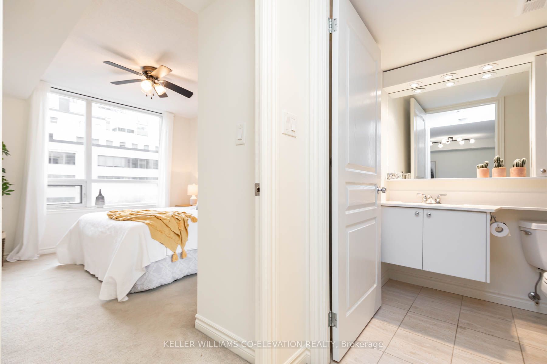 801 Bay St, #909