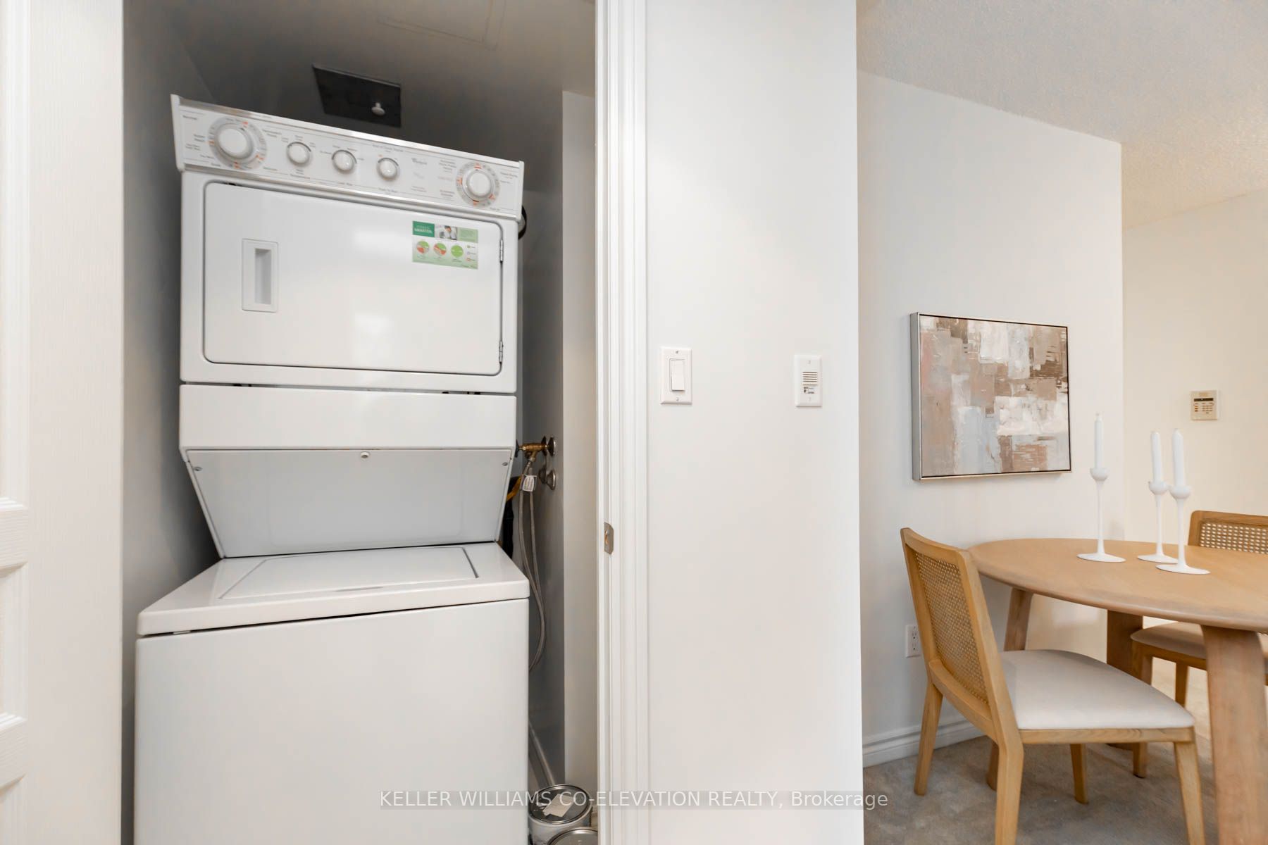 801 Bay St, #909