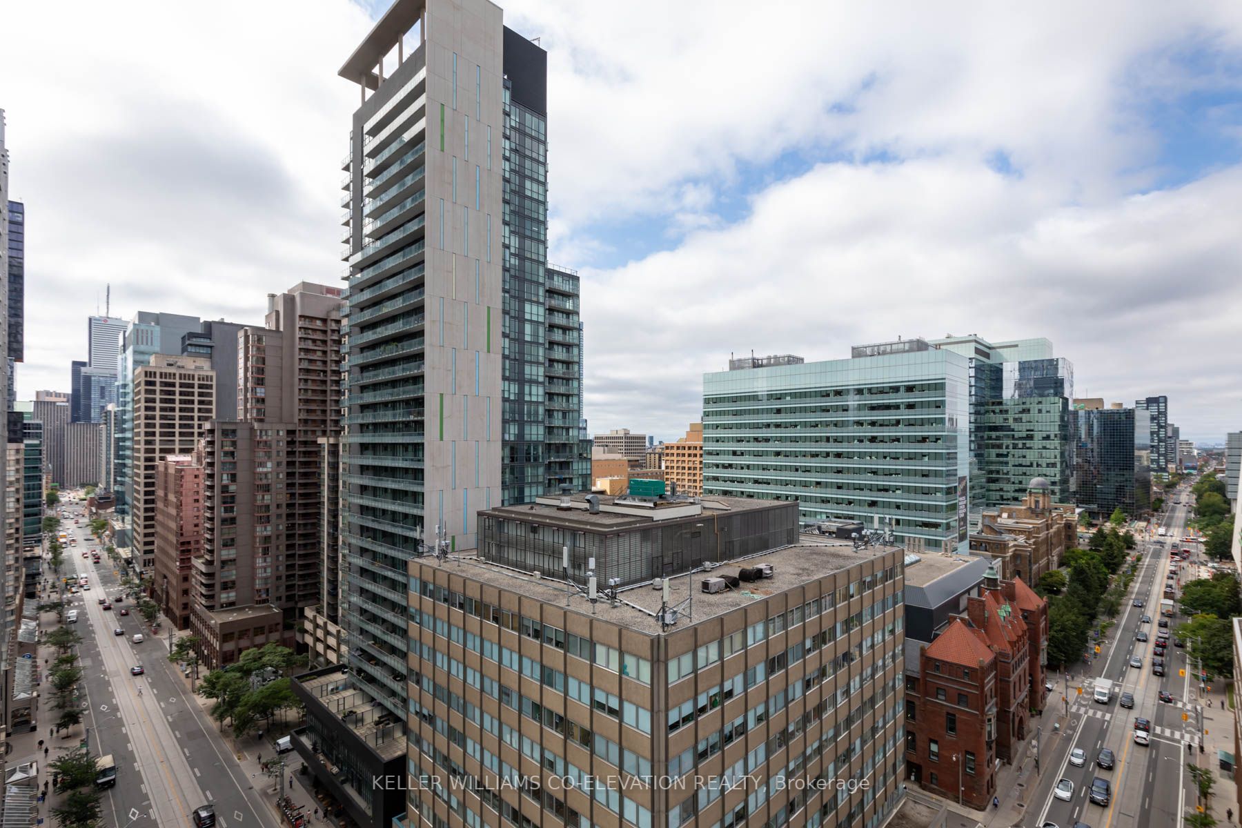 801 Bay St, #909