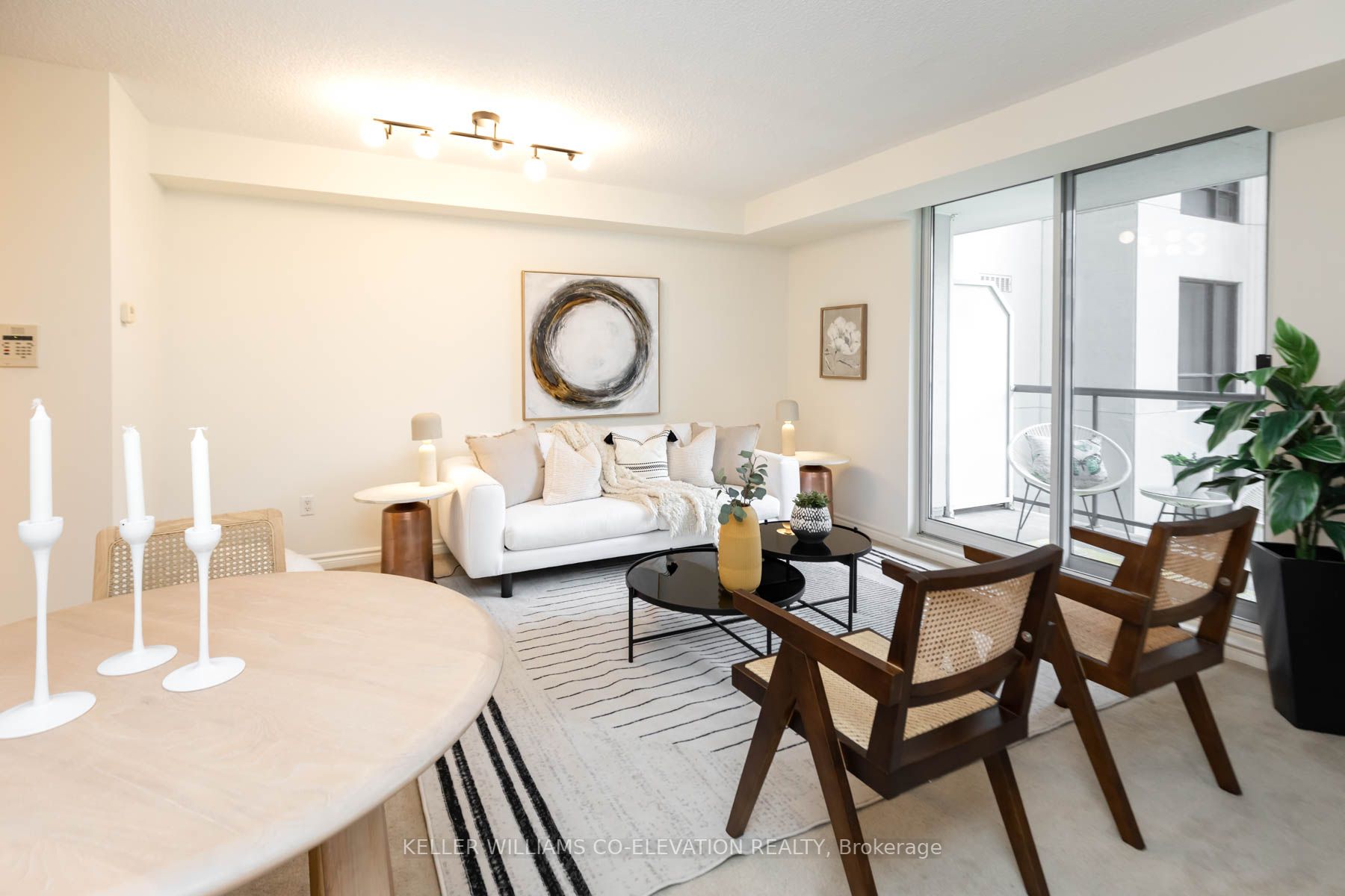 801 Bay St, #909