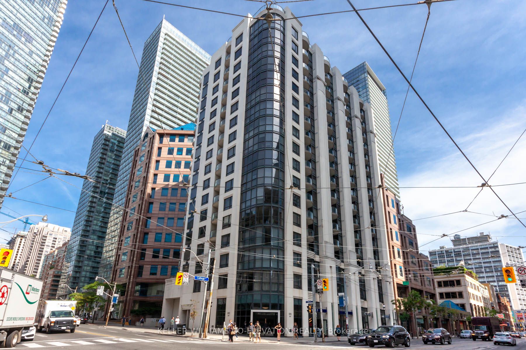 801 Bay St, #909