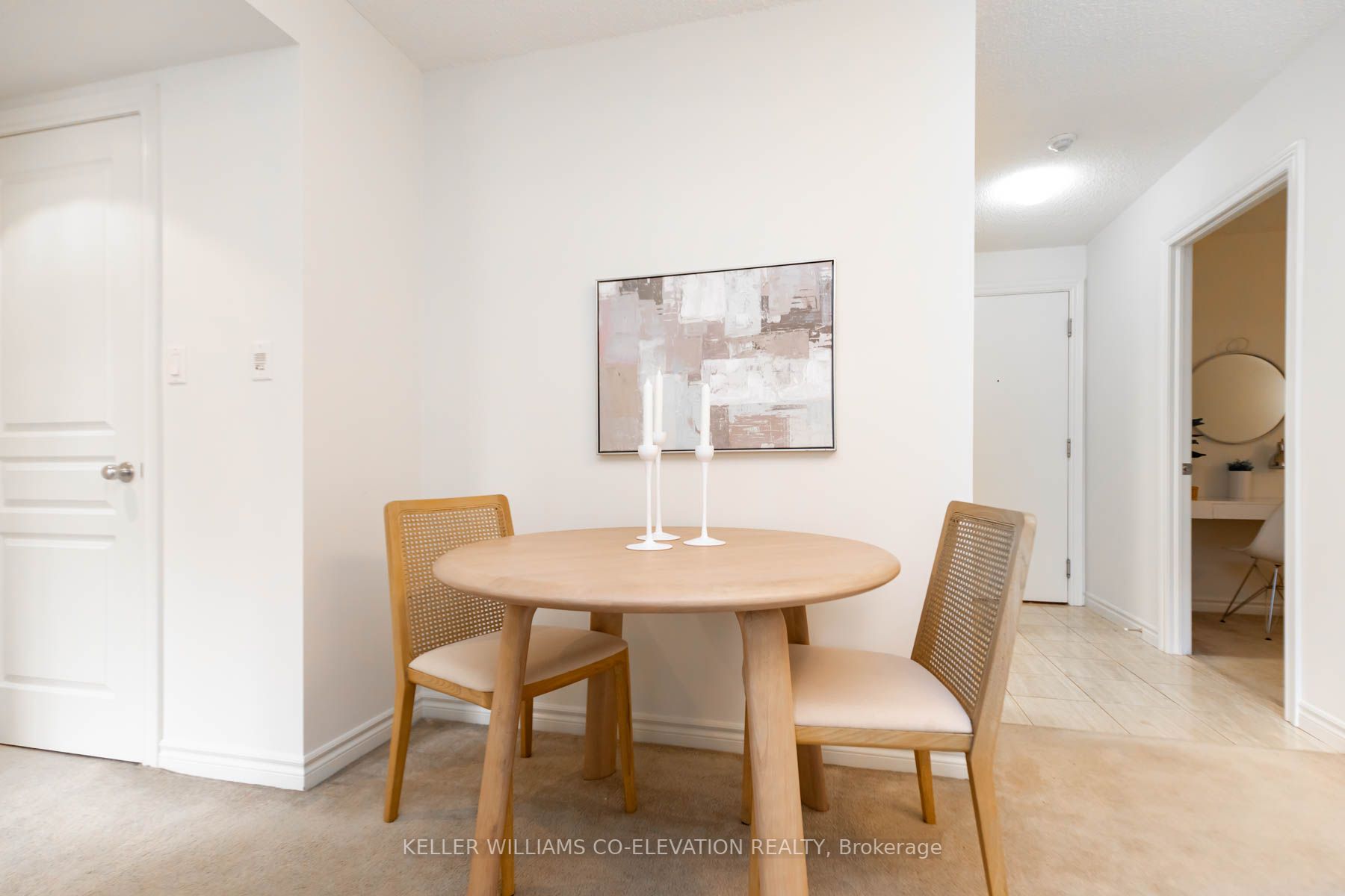 801 Bay St, #909