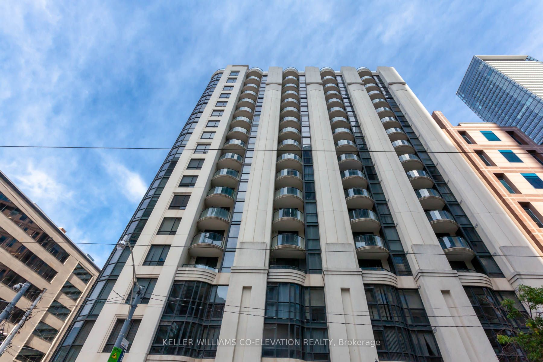 801 Bay St, #909
