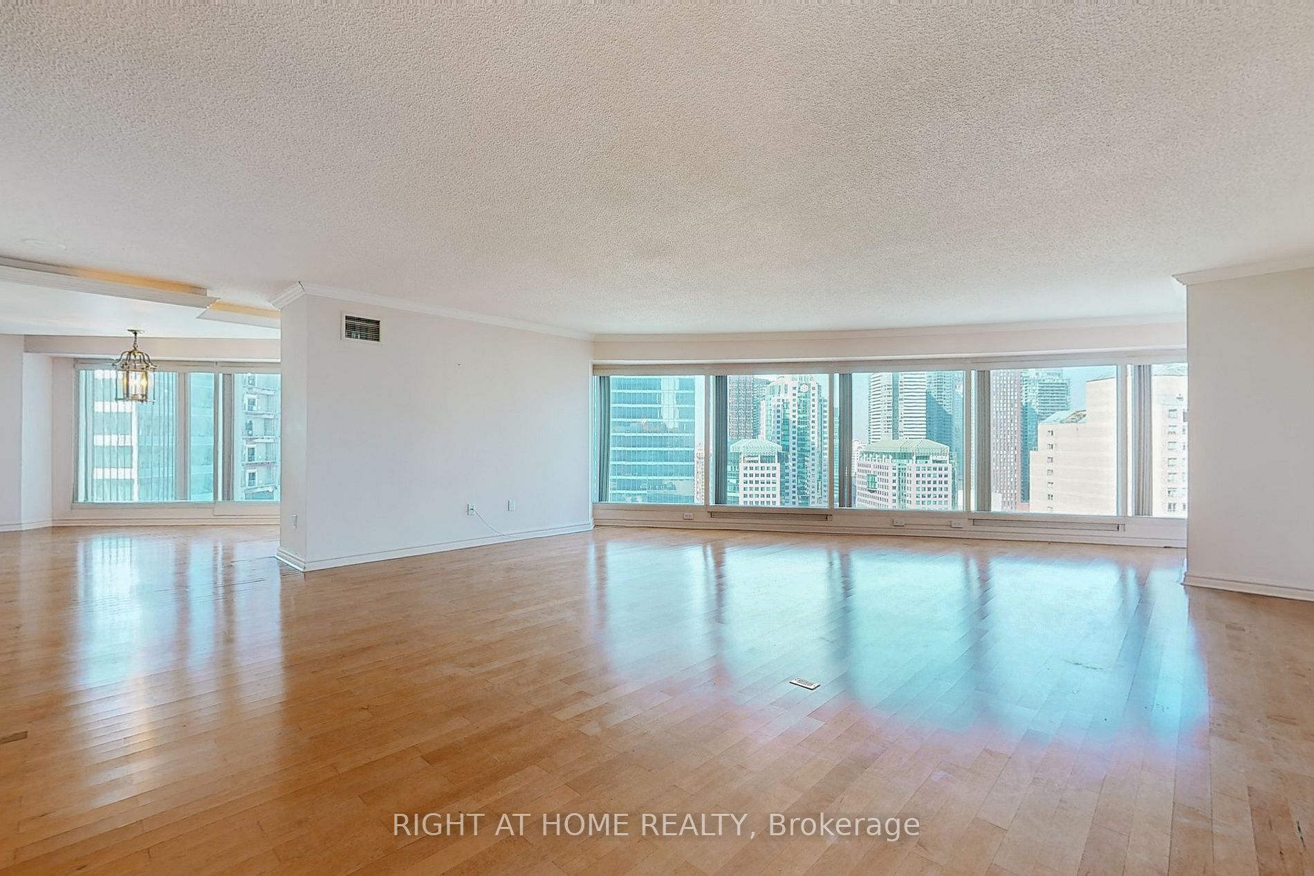 33 University Ave, #2702