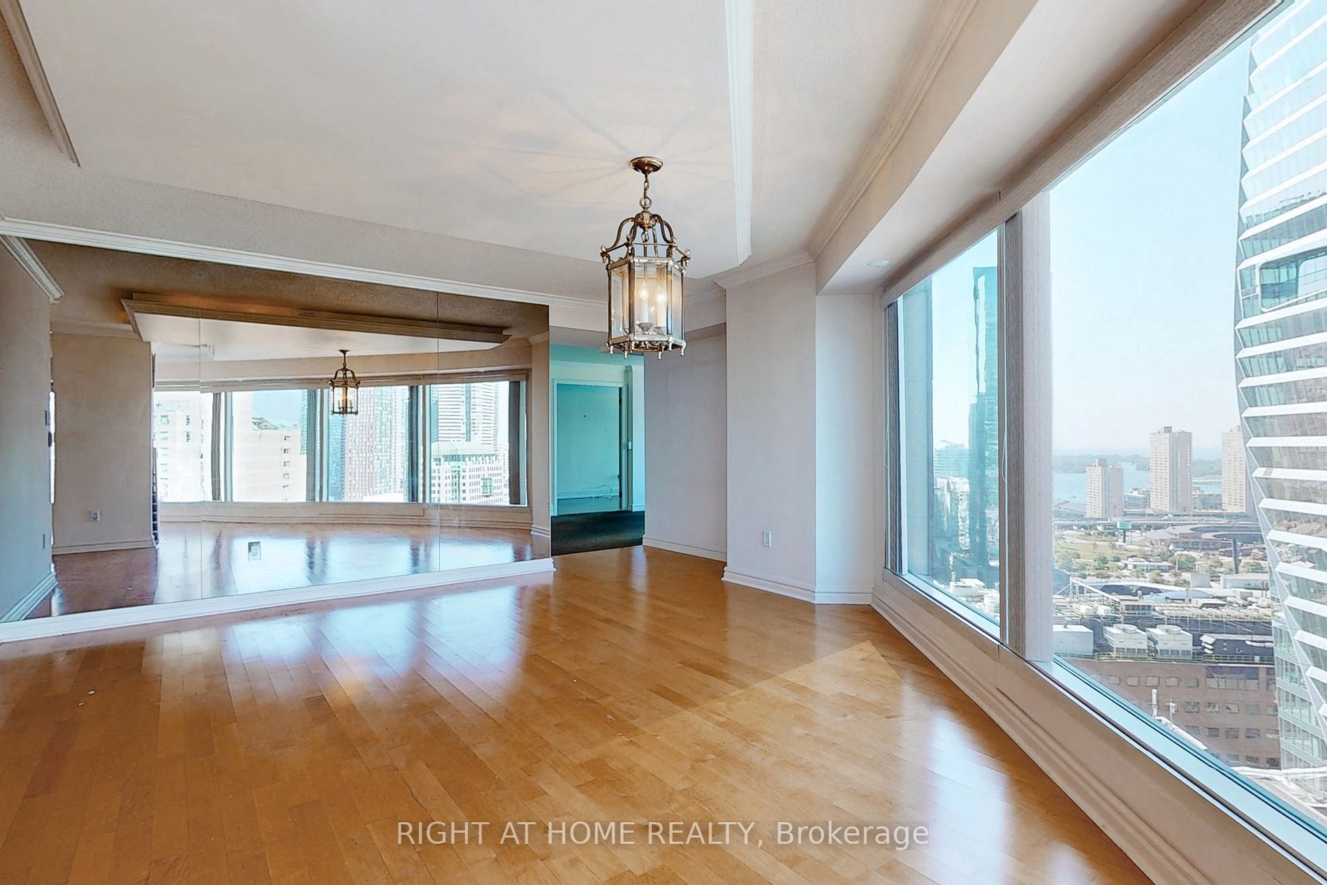 33 University Ave, #2702
