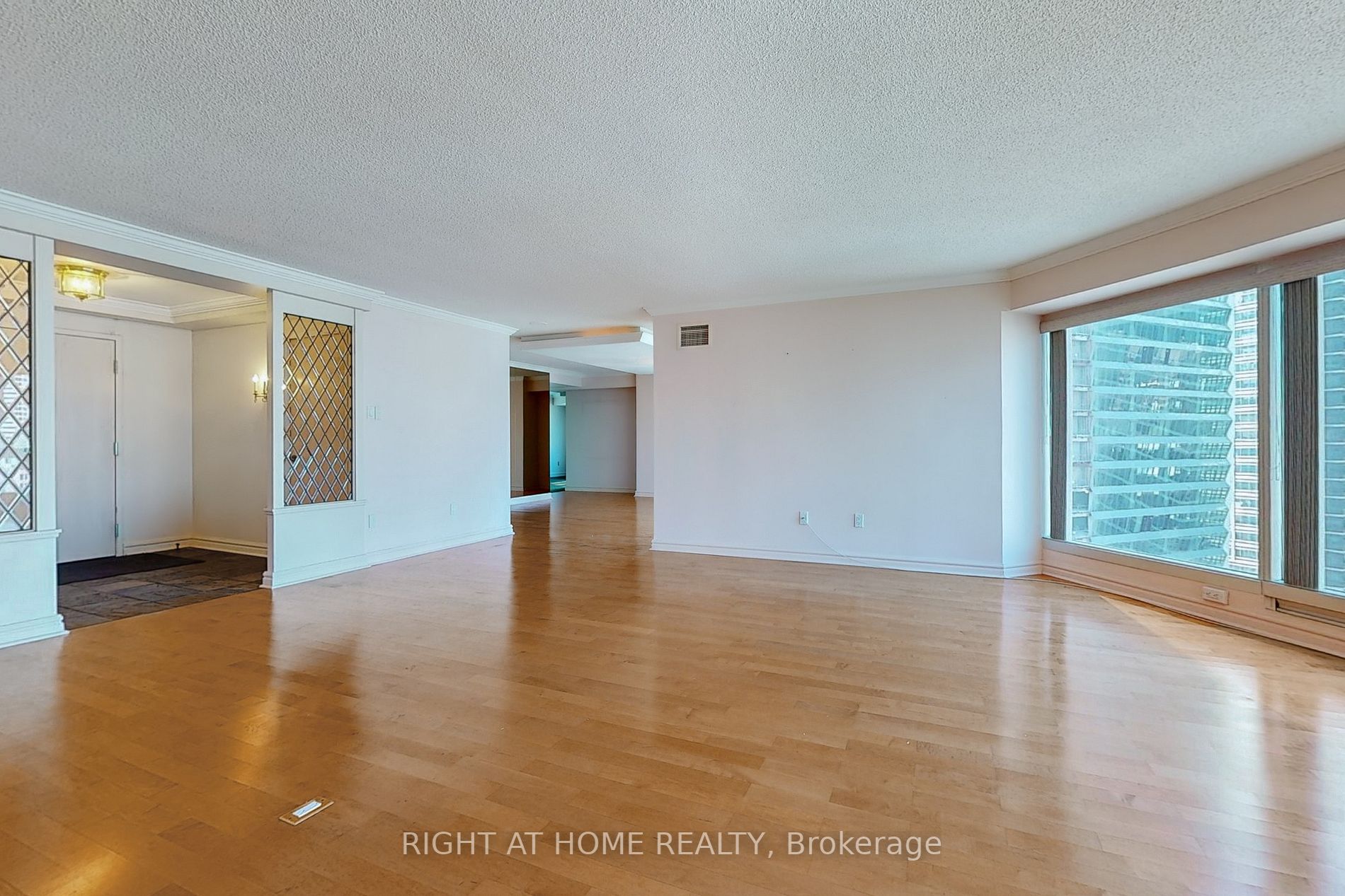 33 University Ave, #2702