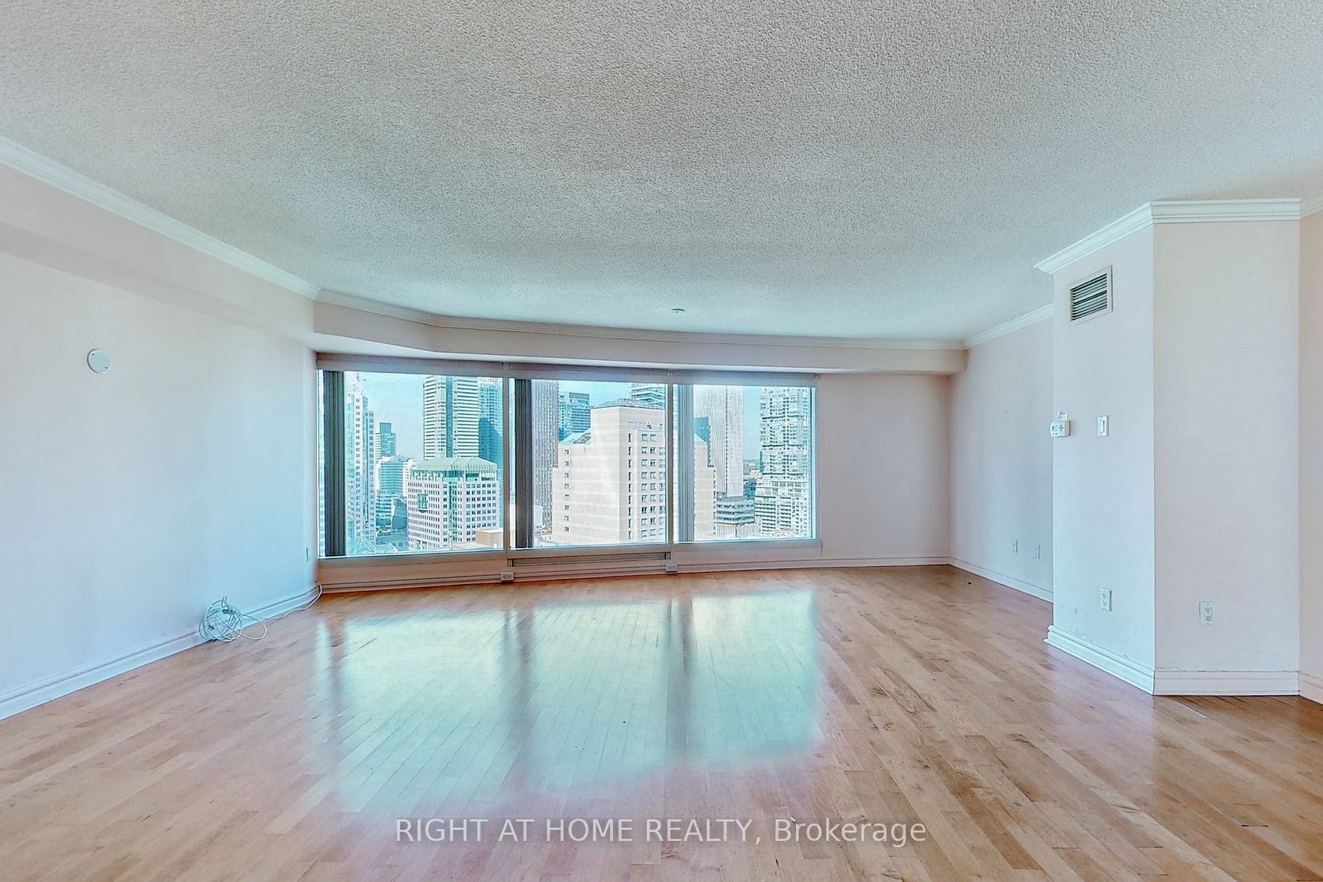 33 University Ave, #2702