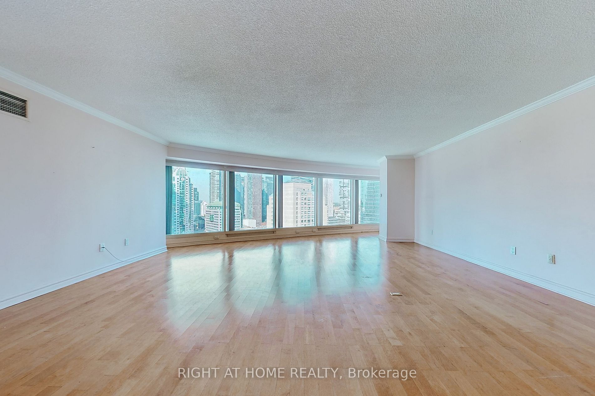 33 University Ave, #2702