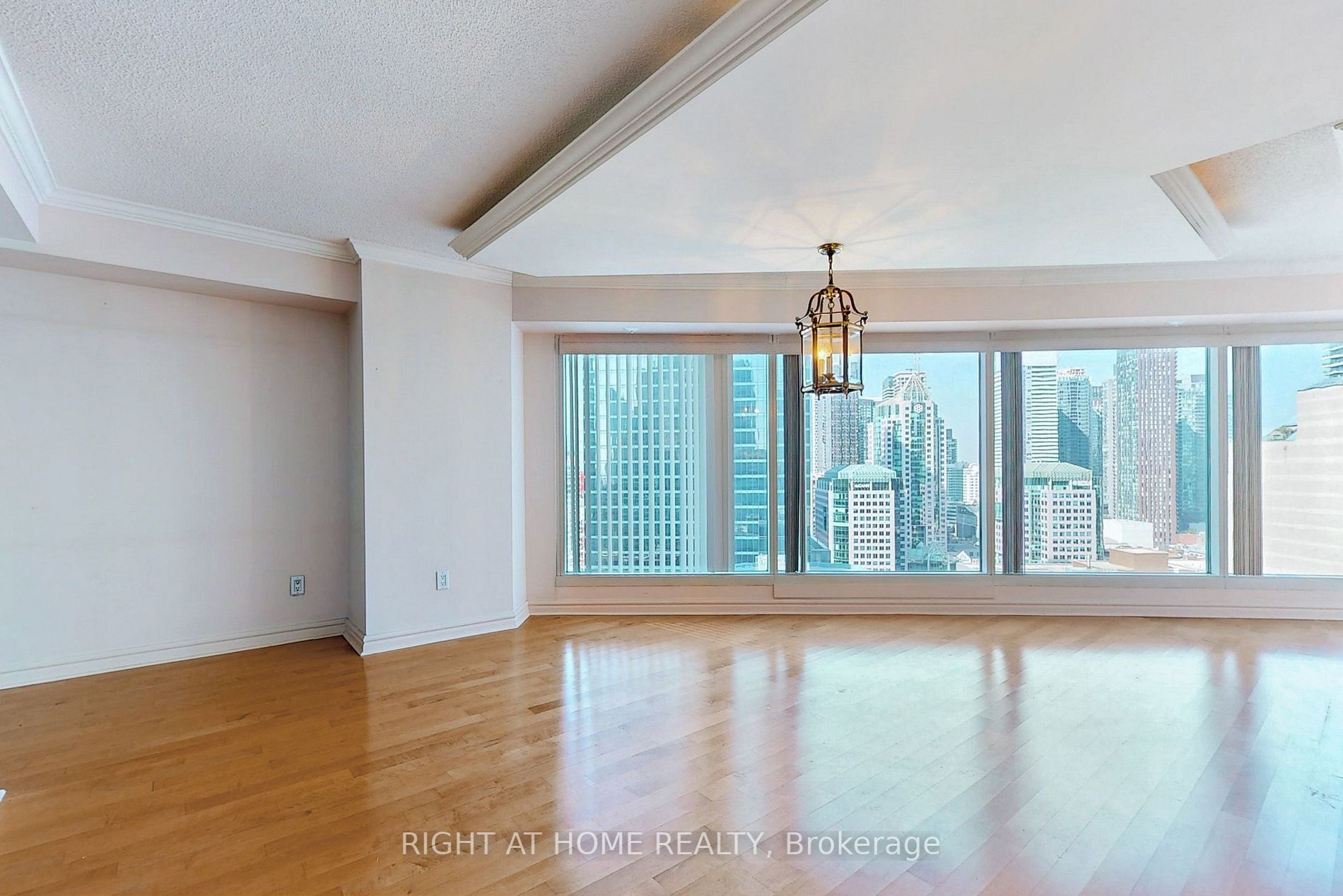 33 University Ave, #2702
