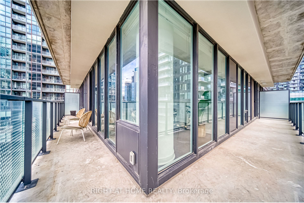 115 Blue Jays Way, Toronto