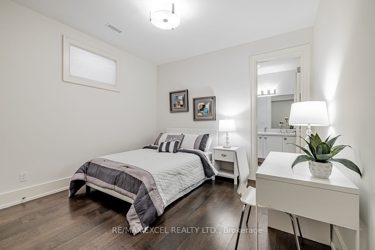 24 Forest Ridge Dr