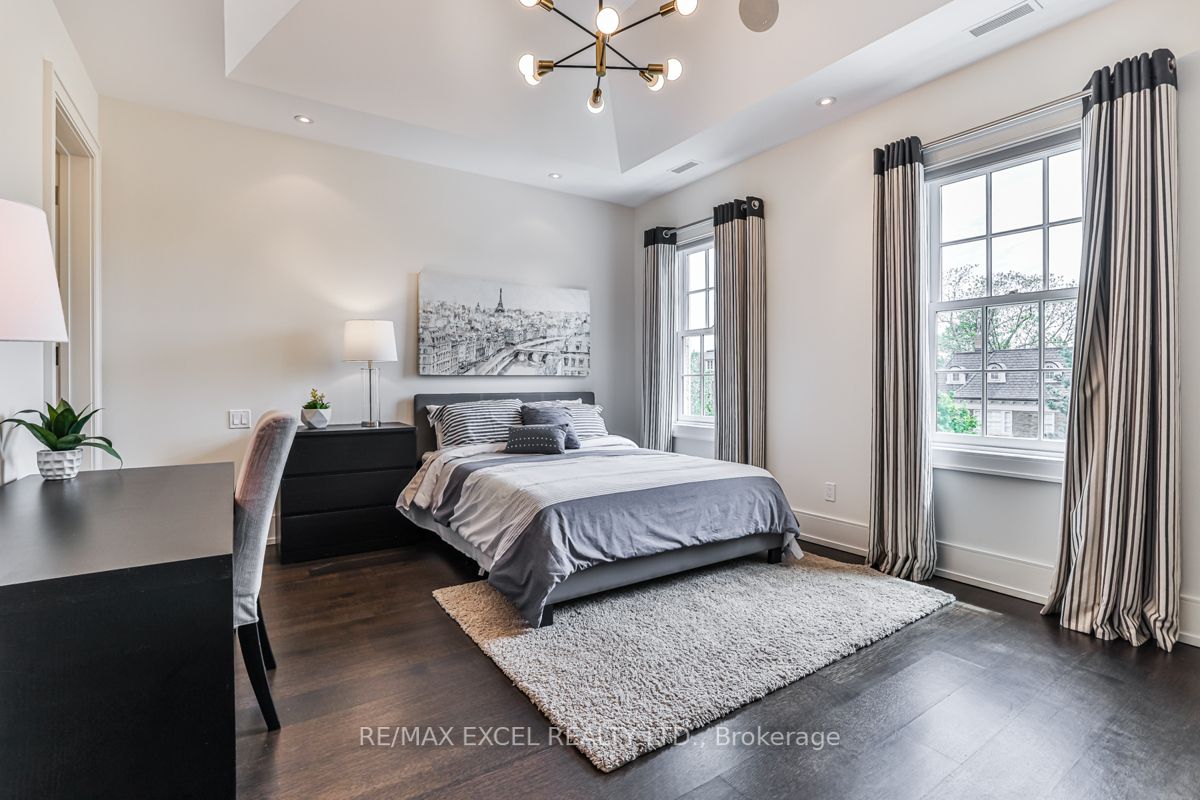 24 Forest Ridge Dr