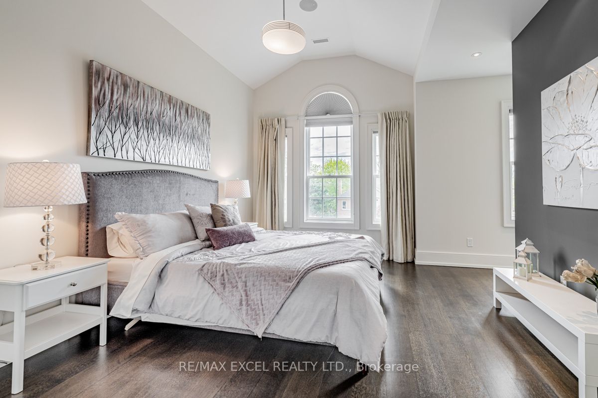 24 Forest Ridge Dr