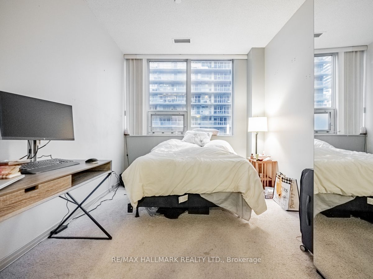 393 King Street W, #605