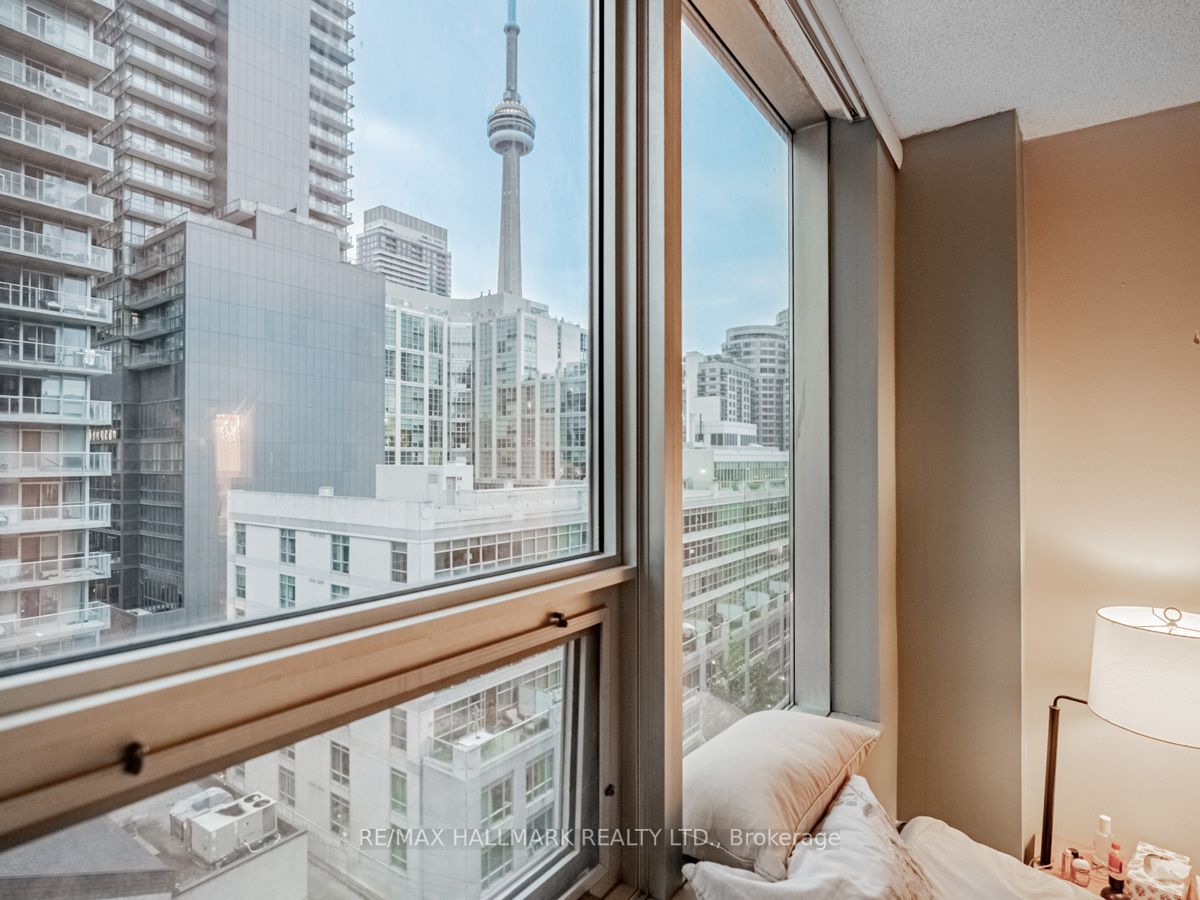 393 King Street W, #605