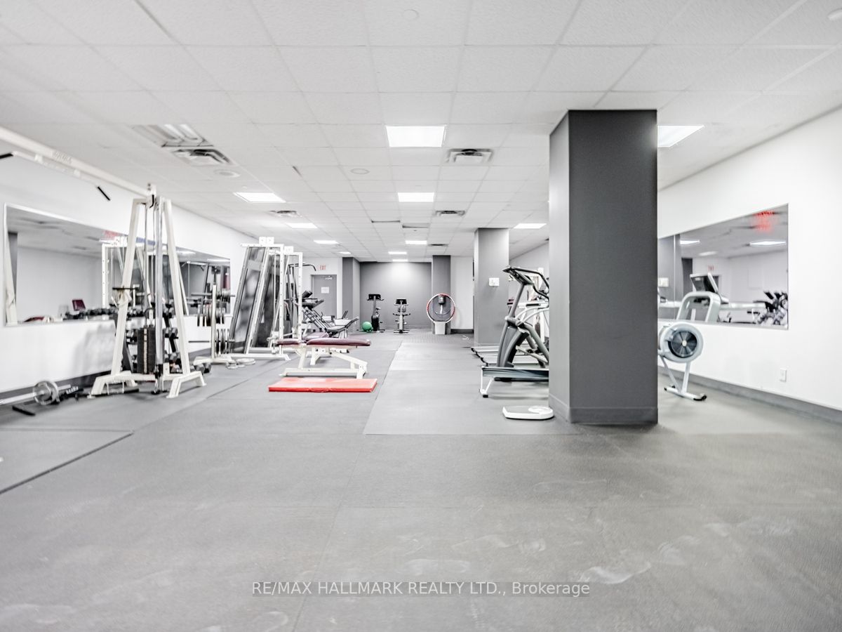 393 King Street W, #605