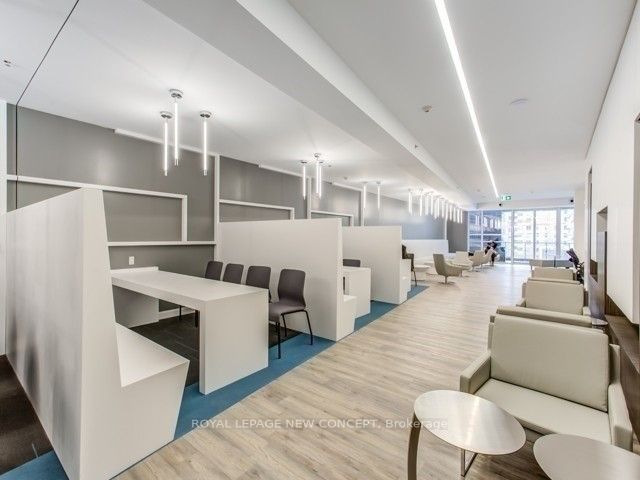 181 Dundas St E, #5602